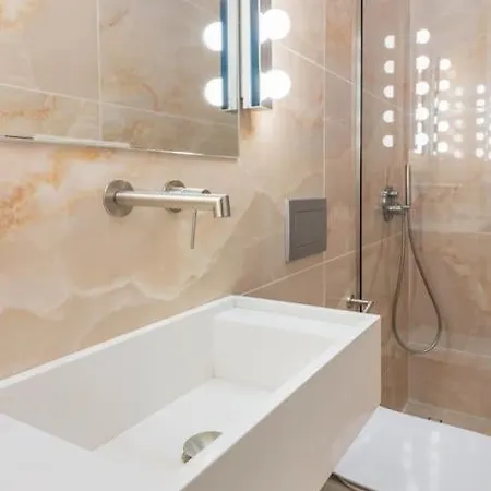 3 Bedroom New Modern Flat In The Heart Of Athens