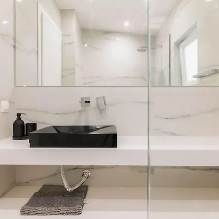 3 Bedroom New Modern Flat In The Heart Of Athens