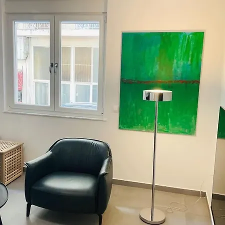 Apartment 3 Bedroom New Modern Flat In The Heart Of