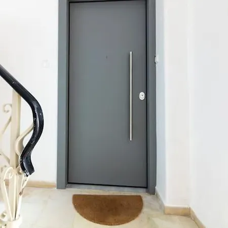 3 Bedroom New Modern Flat In The Heart Of Apartment Athens