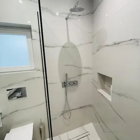 3 Bedroom New Modern Flat In The Heart Of Athens