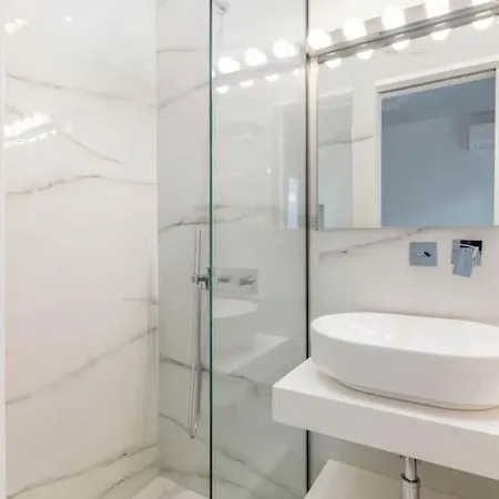 3 Bedroom New Modern Flat In The Heart Of * Athens