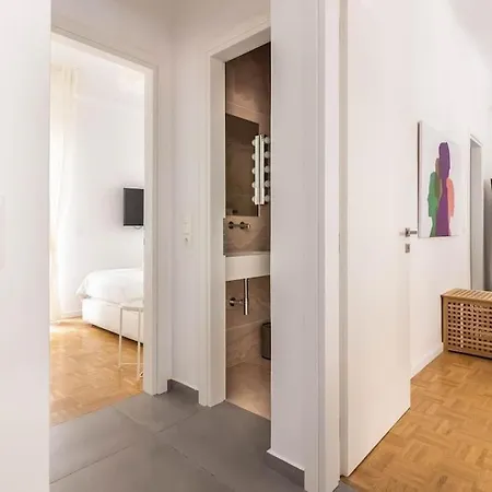 3 Bedroom New Modern Flat In The Heart Of Athens